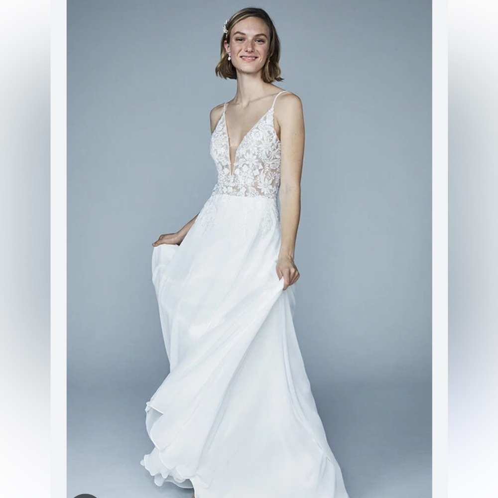 Vow’d Wedding Dress-Favored dress